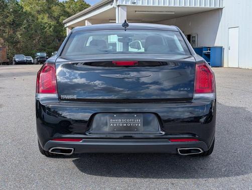 2023 Chrysler 300 Touring