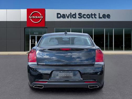 2023 Chrysler 300 Touring