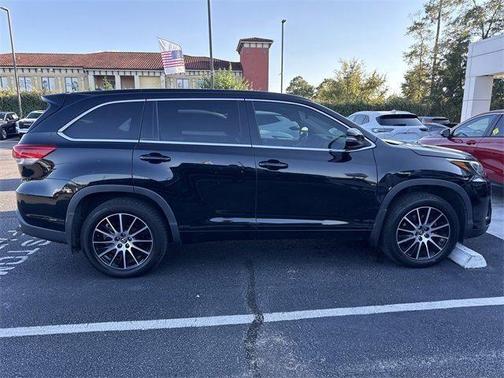 2018 Toyota Highlander SE