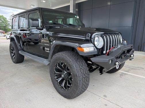 Black Clearcoat 2020 Jeep Wrangler Unlimited Sahara