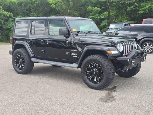 Black Clearcoat 2020 Jeep Wrangler Unlimited Sahara