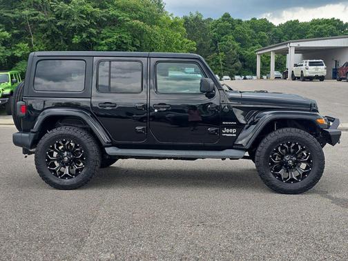 Black Clearcoat 2020 Jeep Wrangler Unlimited Sahara
