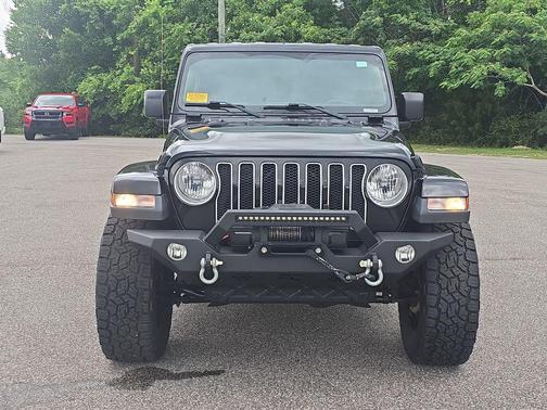 Black Clearcoat 2020 Jeep Wrangler Unlimited Sahara