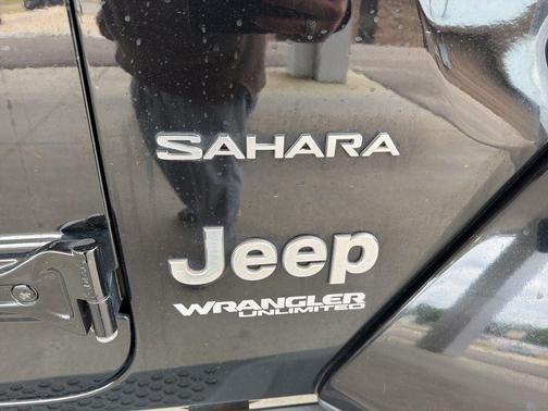 Black Clearcoat 2020 Jeep Wrangler Unlimited Sahara