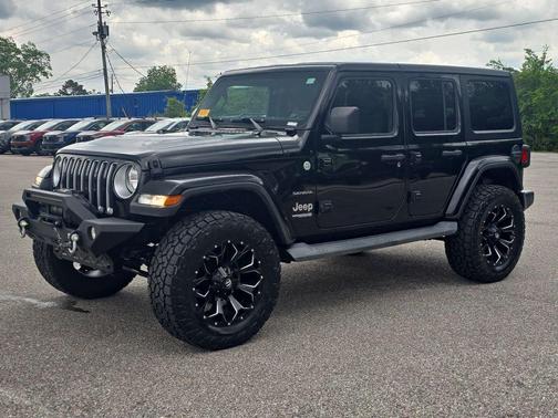 Black Clearcoat 2020 Jeep Wrangler Unlimited Sahara