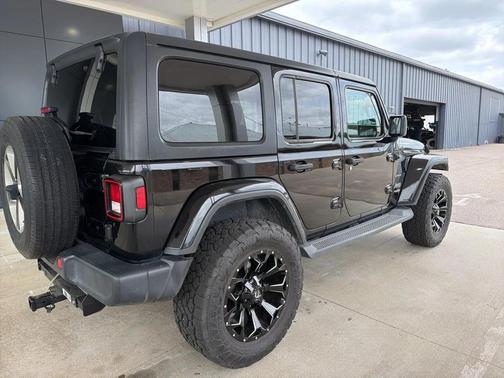 Black Clearcoat 2020 Jeep Wrangler Unlimited Sahara