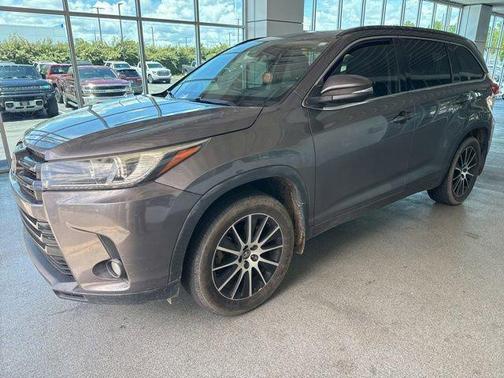 Predawn Gray Mica 2017 Toyota Highlander XLE
