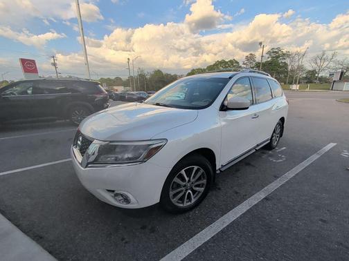 Moonlight White 2014 Nissan Pathfinder SL