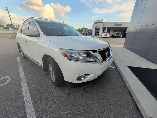 Moonlight White 2014 Nissan Pathfinder SL