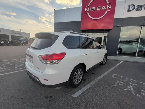 Moonlight White 2014 Nissan Pathfinder SL