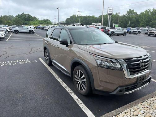 Super Black 2023 Nissan Pathfinder Platinum FWD