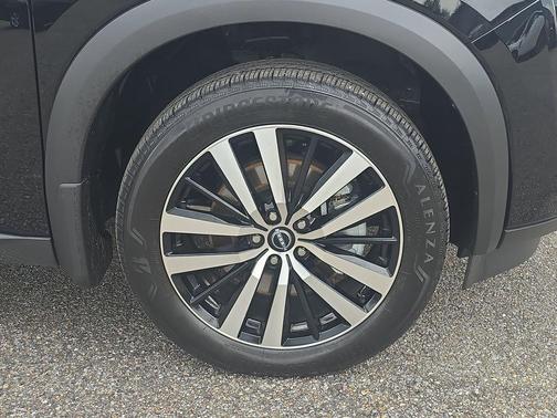 Super Black 2025 Nissan Pathfinder Platinum FWD