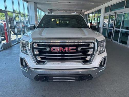 White 2019 GMC Sierra 1500 SLT