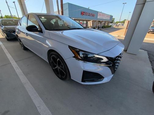 2023 Nissan Altima SR Intelligent AWD