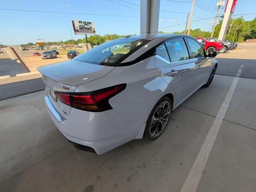 2023 Nissan Altima SR Intelligent AWD