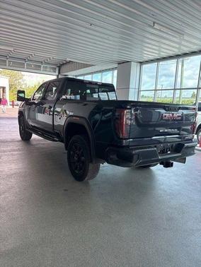 2024 GMC Sierra 2500 AT4