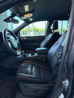 Granite Crystal Metallic Clearcoat 2021 Jeep Grand Cherokee Laredo