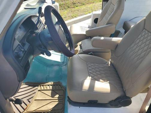 White 1996 Ford Bronco XLT