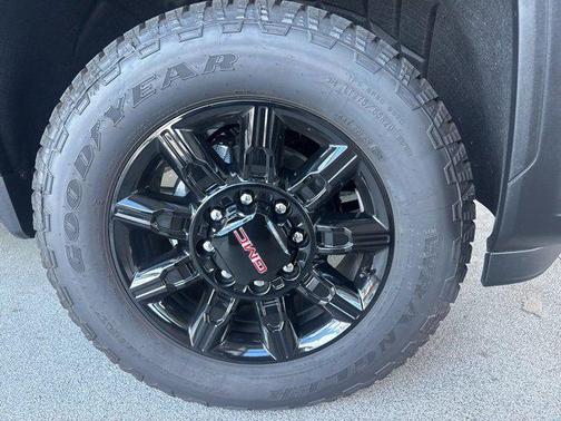 2025 GMC Sierra 2500 AT4