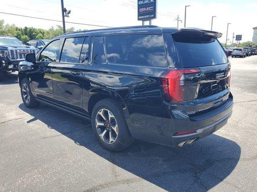 Onyx Black 2025 GMC Yukon XL 4WD AT4 Ultimate