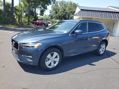 Denim Blue Metallic 2022 Volvo XC60 B5 Momentum