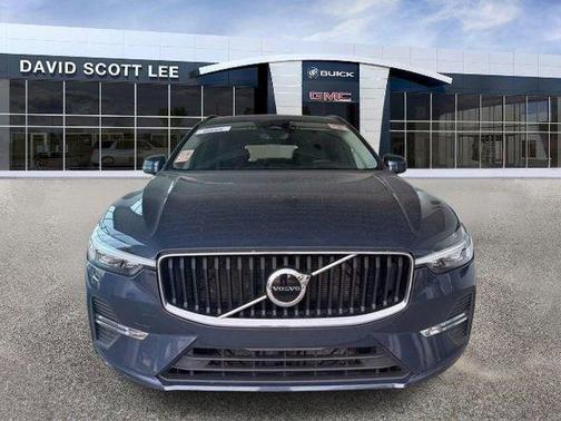 Denim Blue Metallic 2022 Volvo XC60 B5 Momentum