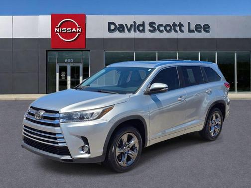 Celestial Silver Metallic 2017 Toyota Highlander Limited Platinum