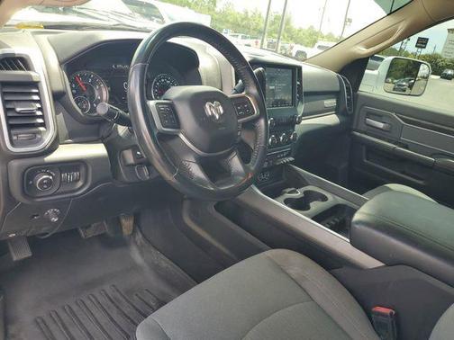 Bright White Clearcoat 2019 RAM 2500 Big Horn Crew Cab 4x4 6'4' Box