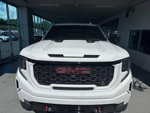 Summit White 2023 GMC Sierra 1500 AT4