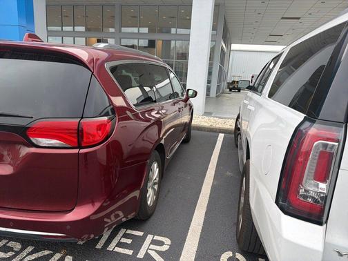 2019 Chrysler Pacifica Touring L