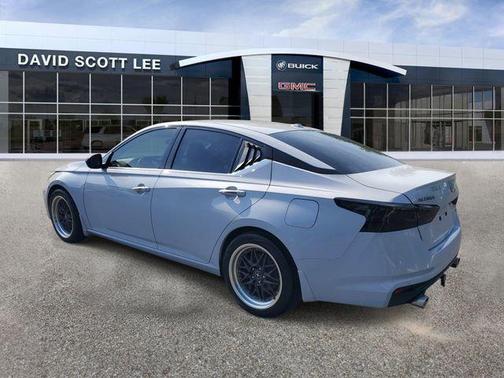 Gray 2024 Nissan Altima SR FWD