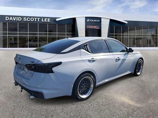 Gray 2024 Nissan Altima SR FWD