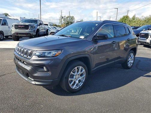 2023 Jeep Compass Latitude Lux