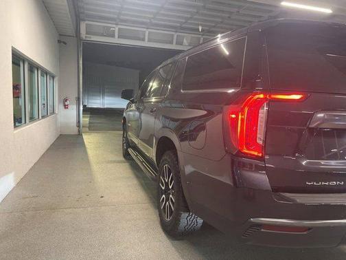 2023 GMC Yukon XL 4WD AT4