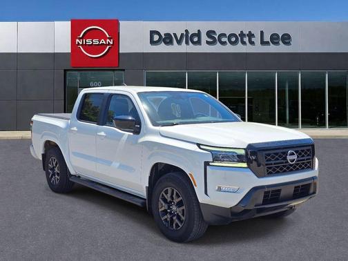 Glacier White 2023 Nissan Frontier SV