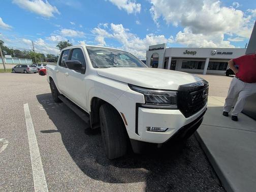 Glacier White 2023 Nissan Frontier SV