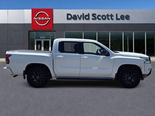 Glacier White 2023 Nissan Frontier SV