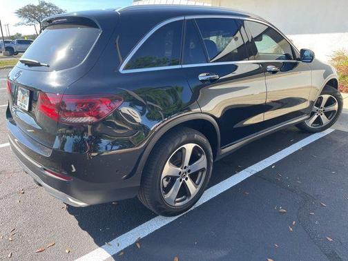 Black 2022 Mercedes-Benz GLC 300 Base