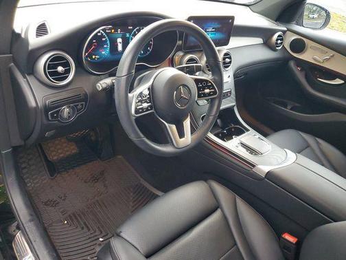 Black 2022 Mercedes-Benz GLC 300 Base