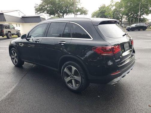 Black 2022 Mercedes-Benz GLC 300 Base