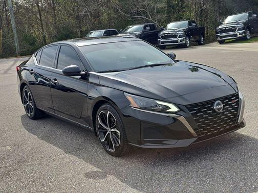 2024 Nissan Altima SR FWD