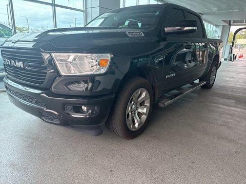 Diamond Black Crystal Pearlcoat 2021 RAM 1500 Big Horn/Lone Star