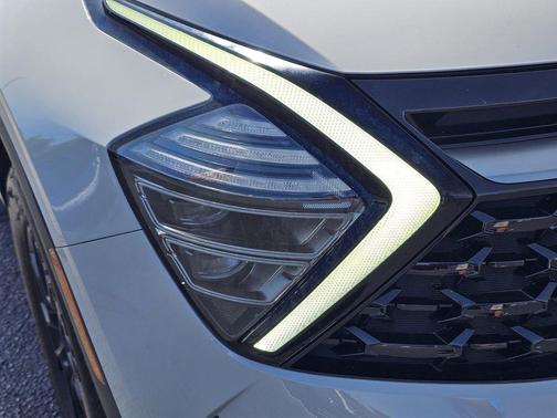 Wolf Gray/Ebony Black Roof 2023 Kia Sportage S