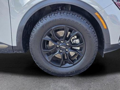 Wolf Gray/Ebony Black Roof 2023 Kia Sportage S