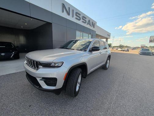 Silver Zynith 2025 Jeep Grand Cherokee Laredo