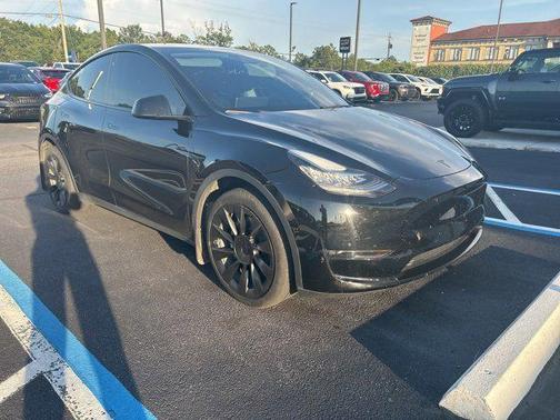 2022 Tesla Model Y Long Range Dual Motor All-Wheel Drive