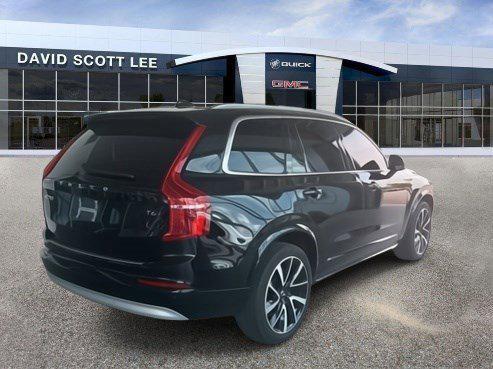 2022 Volvo XC90 T6 Momentum