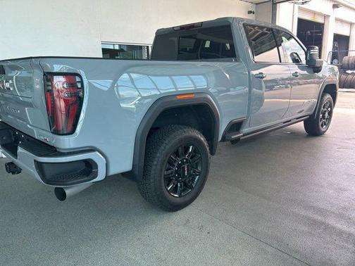 2025 GMC Sierra 2500 AT4