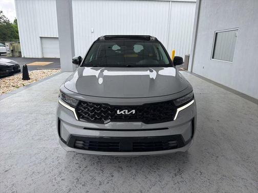 Wolf Gray 2022 Kia Sorento SX