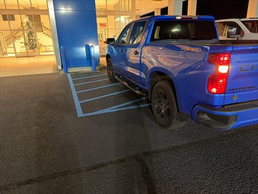 2025 Chevrolet Silverado 1500 Custom